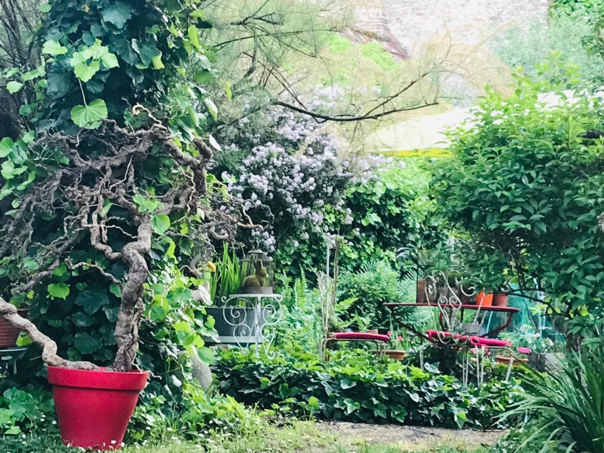 La Maison Des Roses Moulins  Buitenkant foto